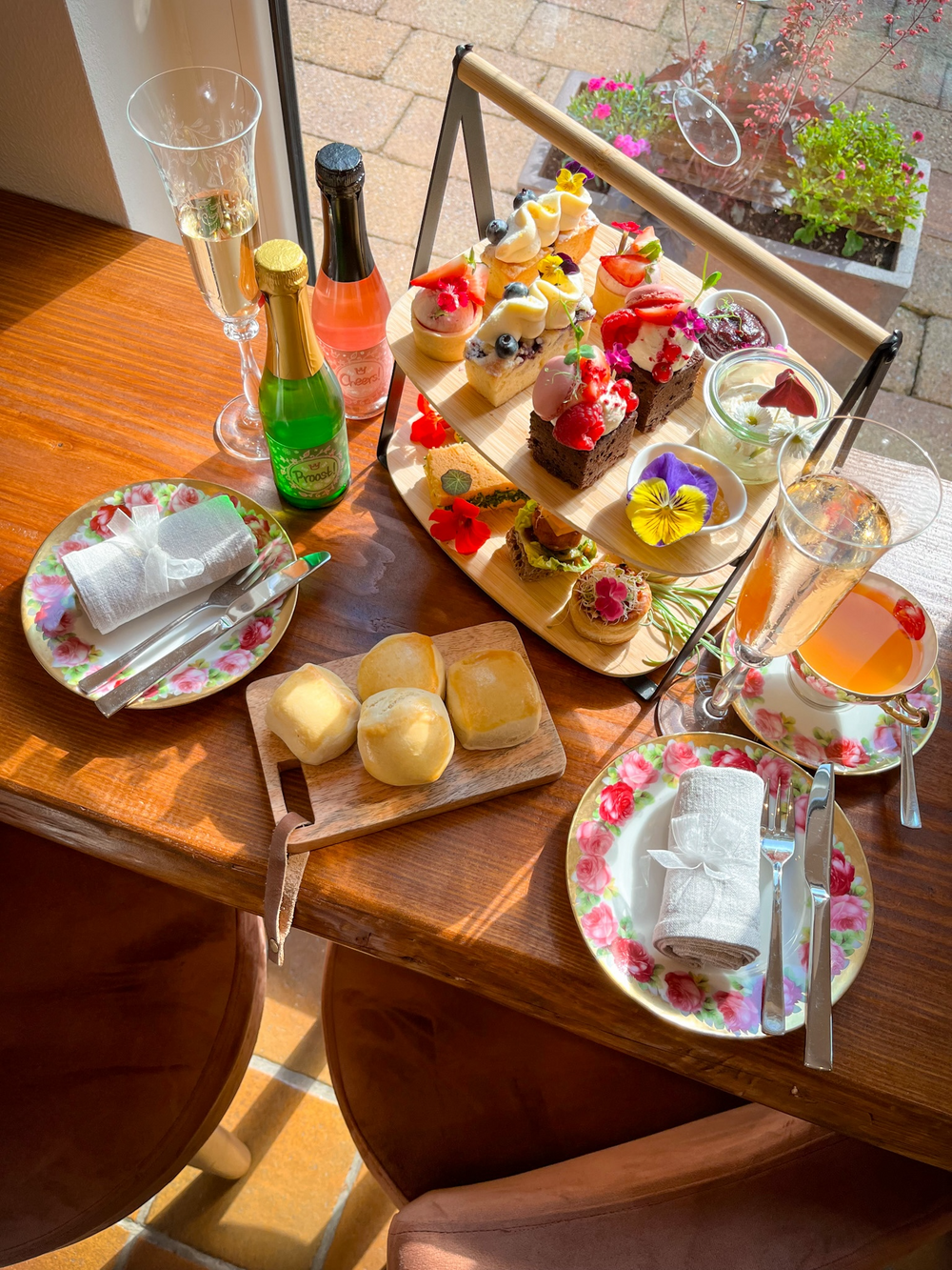High Tea – Goldstück Flowerpastry